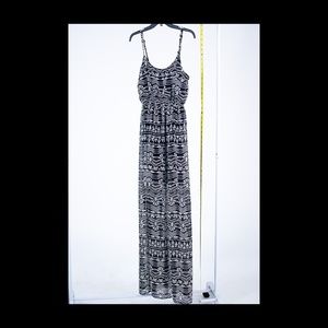 BLOW OUT Black And White Tribal